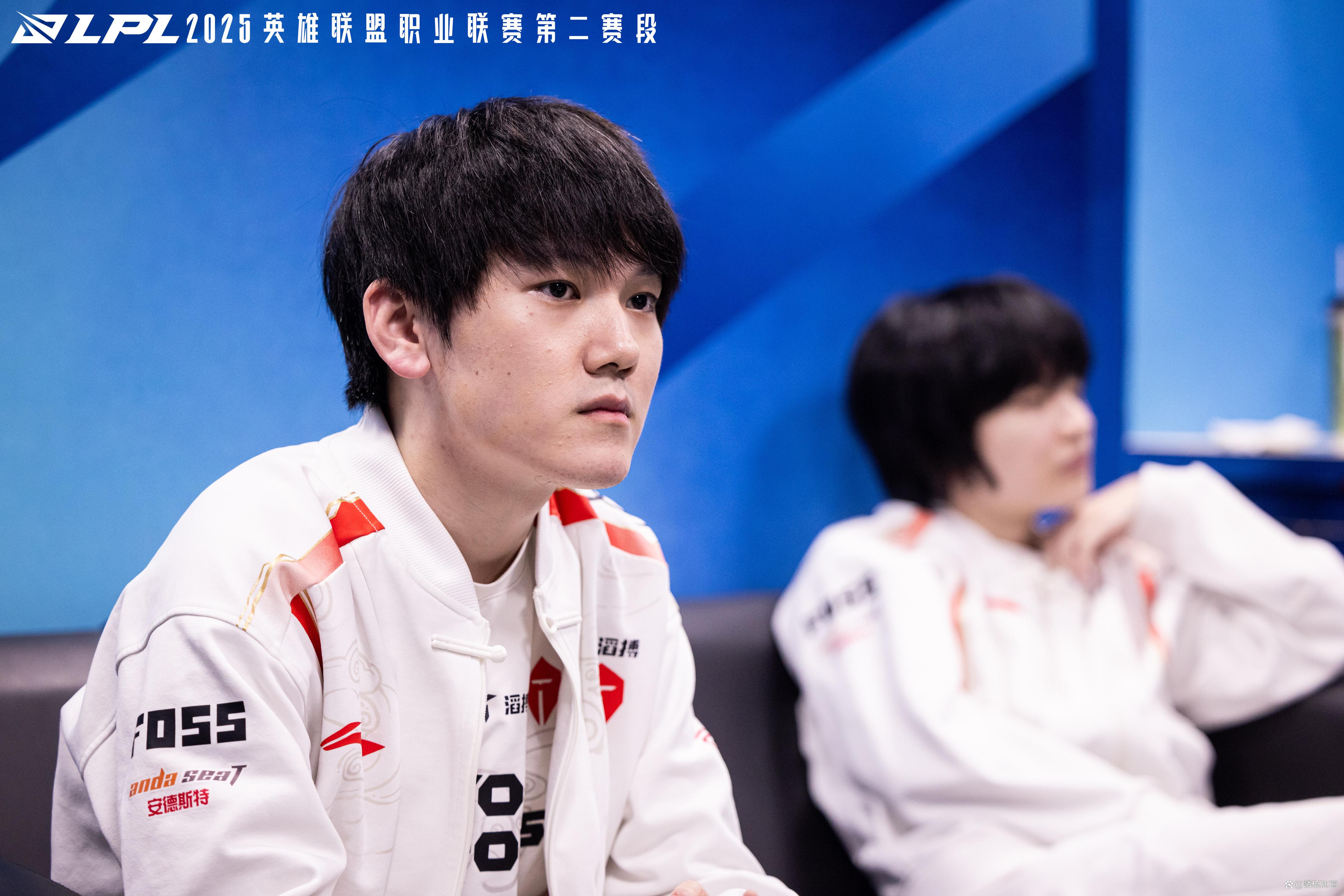 开云体育-WBG翻盘TES，Meiko打出惊人五杀激烈交锋小组赛，强势挺进下一轮