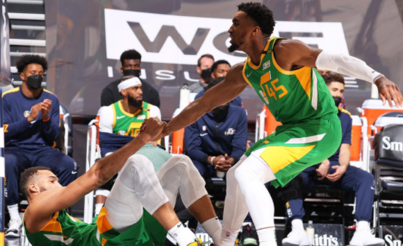 开云下载-国王险胜吉林队，米切尔点燃赛场的简单介绍