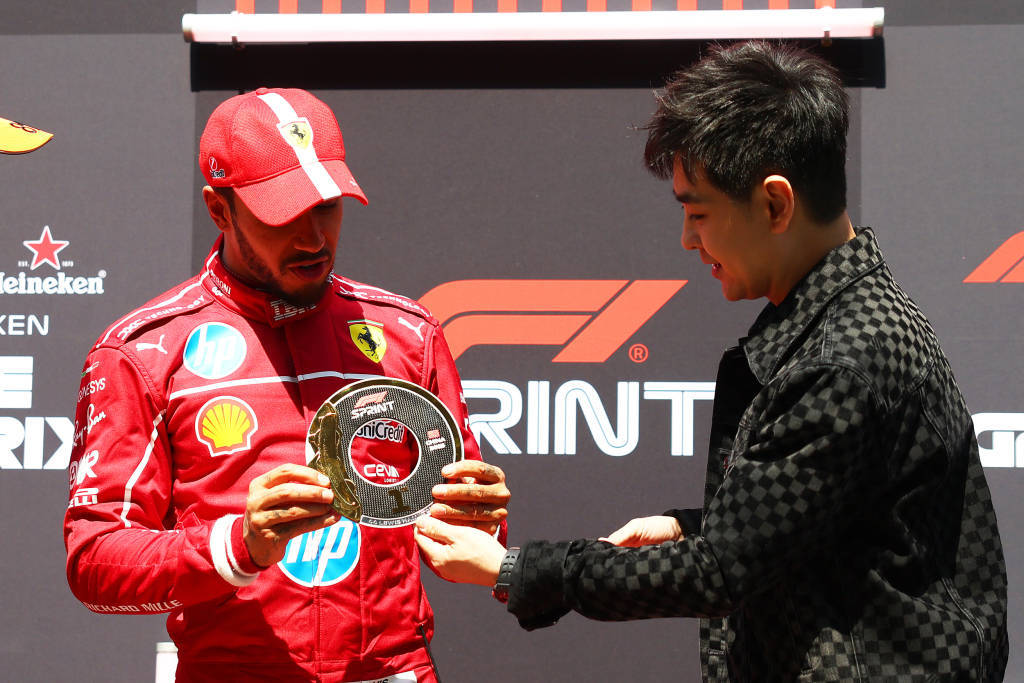 开云体育官网-红牛车队逆转威廉姆斯，汉密尔顿高光表现