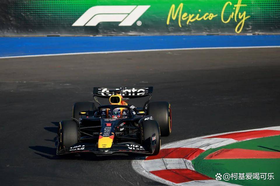 索伯车队横扫红牛二队,诺里斯统治全场 索伯车队横扫红牛二队,诺里斯统治全场