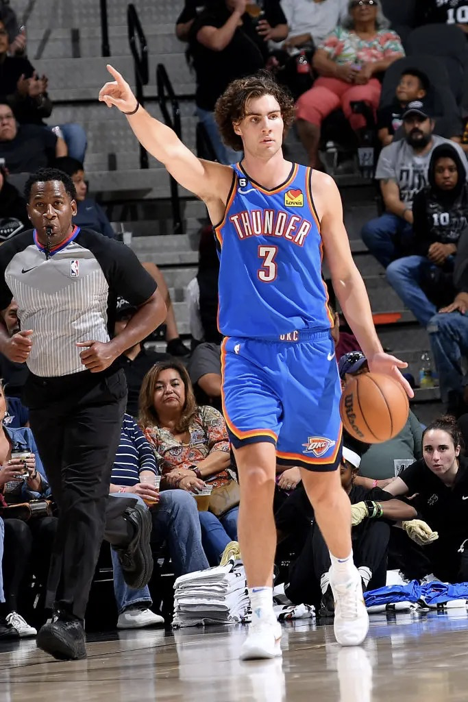 深圳队险胜太阳，戈贝尔带队取胜